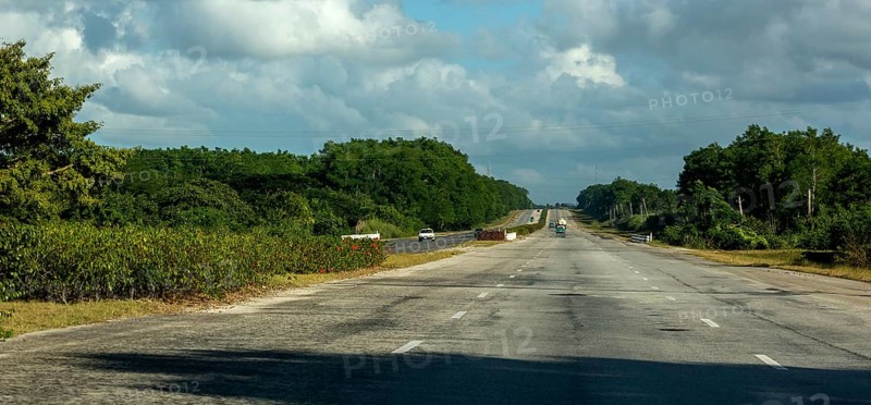 Motorway Havana direction south-east A1, Cuba, Villa Clara
