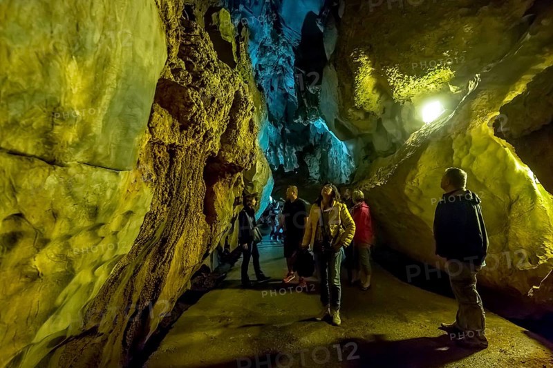 Tourists roam the caves, Caves of the Indians, Cueva del Indio, underground caves with a watercourse river open to tourists, Viñales, Cuba, Central America, Cuba, Caribbean