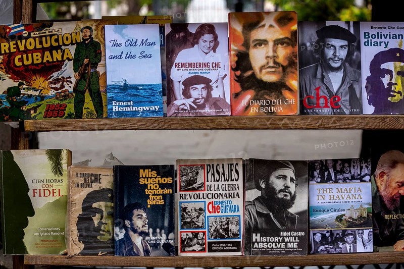 Second-hand bookshop, used books about Ernesto Che Guevara and Fidel Castro at the flea market in the streets of Old Havana, La Habana, Cuba, Caribbean, Central America, Cuba, Europe, aerial photo, birds-eyes view, aerial photography, aerial photography, overview, bird's eye view
