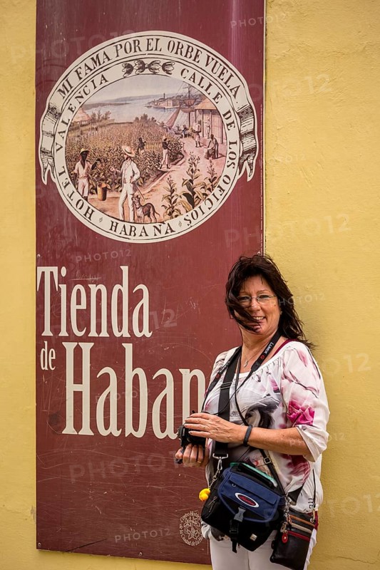 Tobacco poster in front of a Cuban cigar shop, La Habana, Cuba, Caribbean, Central America, Cuba, Europe, aerial view, birds-eyes view, aerial photography, aerial photography, overview, bird's eye view