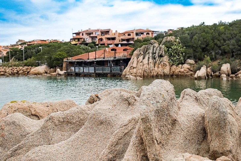 Sardinia, residential complex, worth seeing harbour town Porto Cervo, coast and bay, Arzachena, Europe, province Sassari, Italy, architecture, boats, bay, village, fishing, building, harbour, harbour town, island, coast, coastal landscape, landscape, luxury, sea view, sea coast, Mediterranean Sea, panorama, Porto Cervo, travel, sight, sightseeing, summer, tourism, holiday, holiday region, residential buildings, flats, yachts, exclusive, picturesque, Mediterranean, tourism