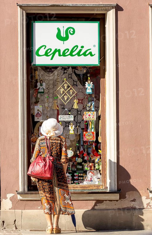 Langgasse, lady in front of shop window, GdaÅsk, Gdansk, Baltic Sea coast, Baltic Sea, pomorskie, Pomeranian Voivodeship, Poland, Gdansk, PL, Europe, aerial view, birds-eyes view, aerial photography, aerial photography, overview, bird's eye view