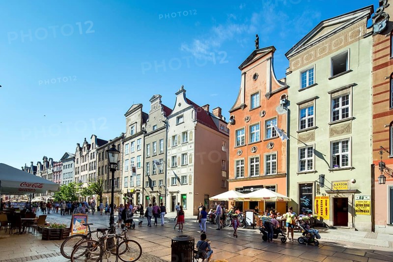 Long alley with gabled houses, GdaÅsk, Gdansk, Baltic Sea coast, Baltic Sea, pomorskie, Pomeranian Voivodeship, Poland, Gdansk, PL, Europe, aerial view, birds-eyes view, aerial photography, aerial photography, overview, bird's eye view