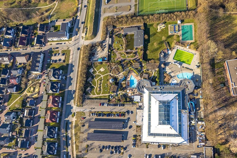 Aerial view, Aqua Spa and Aqua Fun Soest adventure pool, Soest, Soester Börde, North Rhine-Westphalia, Germany, bathing establishment, bathing resort, DE, Europe, outdoor pool, leisure activities, indoor pool, aerial view, aerial photography, aerial photography, swimming pool, swimming pool, overview, bird's-eye view, overview