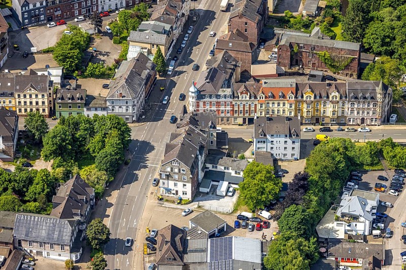 Aerial view, construction site with new building on Heeger Straße bridge, Heegerstraße residential area and historic heritage-protected houses and facades, railway tracks, Oberbonsfeld, Velbert, Ruhr area, North Rhine-Westphalia, Germany, architecture, construction work, construction workers, construction area, construction site, scaffolding, building plots, construction project, construction site, bridge, DE, monument protection, development, Europe, river, progress, building, house, Heegerstraße, industrial area, infrastructure, construction, Langenberg, aerial view, aerial photography, aerial photography, machines, planning, rails, city, urban development, roads, urban, overview, traffic network, bird's-eye view, residential area, birds-eyes view, overview