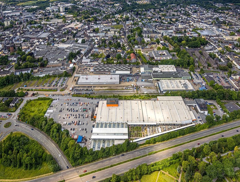Aerial view, OBI Markt Velbert DIY store and commercial area Güterstraße, Velbert, Ruhr area, North Rhine-Westphalia, Germany, DE, Europe, commercial enterprises, commercial space, commercial area, commercial property, commercial use, industrial site, aerial view, aerial photography, aerial photography, overview, bird's-eye view, overview, VelbertMitte