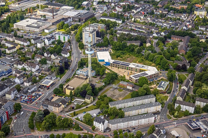 Aerial view, Primary school Kastanienallee, Telecommunication tower Velbert (Telebert) TV station, BKS high-rise building Haus Niederberg, Velbert, Ruhr area, North Rhine-Westphalia, Germany, architecture, educational institution, view from above, DE, education, Europe, Telecommunication tower Velbert, TV station, building, primary school, green areas, houses, infrastructure, Kastanienallee, Kita Kastanienallee, Kolping Kindergarten, aerial view, aerial photography, aerial photography, neighbourhood, radio tower, school, city, Telebert, tower, overview, bird's-eye view, German cityscape, above, overview, urban environment, VelbertMitte