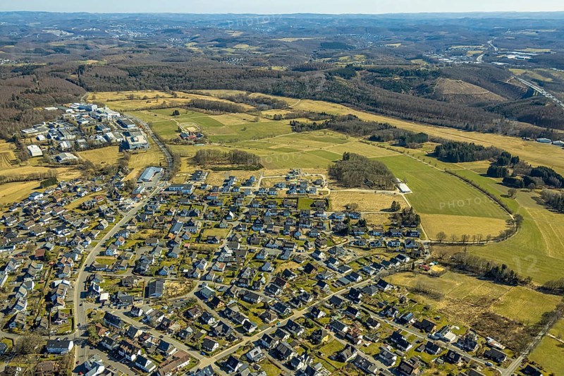 Aerial view, residential area, new construction single-family house, housing estate Über der Delle with day care centre GFO Kindergarten St. Anna Hünsborn, Hünsborn, Wenden, Sauerland, North Rhine-Westphalia, Germany, DE, Europe, property tax, real estate, kindergarten, day care centre, day care centre, aerial view, aerial photography, aerial photography, overview, bird's eye view, residential complex, living and living, residential area, residential quality, residential quarter, housing estate, residential district, birds-eyes view, overview