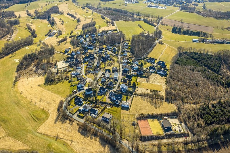 Aerial view, golf course Dörnscheid, Golfclub Siegen-Olpe, golf meadow and bunker with golf player, Römershagen, Wenden, Sauerland, North Rhine-Westphalia, Germany, DE, Europe, aerial view, aerial photography, aerial photography, overview, bird's-eye view, overview