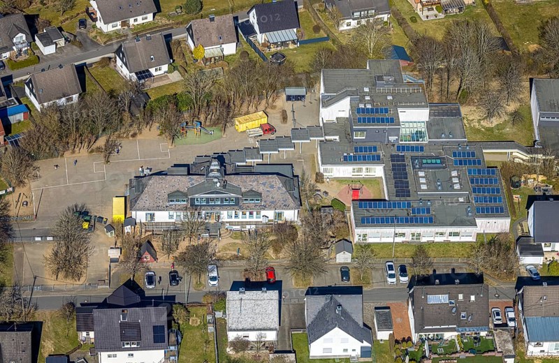 Aerial view, day nursery Unterm Regenbogen, community primary school Hünsborn, Kardinal-Jäger-Straße, Hünsborn, Wenden, Sauerland, North Rhine-Westphalia, Germany, DE, Europe, kindergarten, day nursery, day care centre, day nursery, aerial photography, aerial photography, overview, bird's eye view, overview