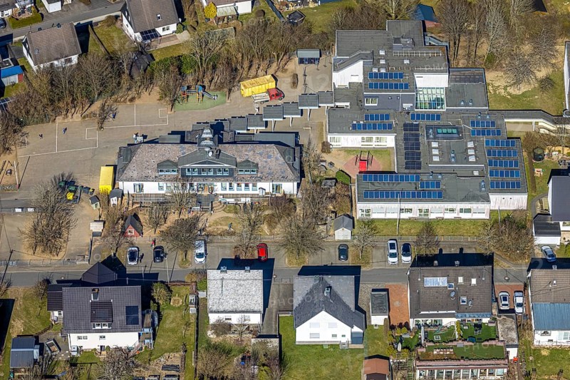 Aerial view, day nursery Unterm Regenbogen, community primary school Hünsborn, Kardinal-Jäger-Straße, Hünsborn, Wenden, Sauerland, North Rhine-Westphalia, Germany, DE, Europe, kindergarten, day nursery, day care centre, day nursery, aerial photography, aerial photography, overview, bird's eye view, overview