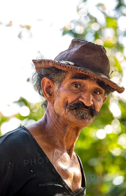 Sugar cane farmer in Valle de los Ingenios, portrait with hat, Trinidad, Cuba, Sancti Spíritus, Cuba, Sancti Spíritus