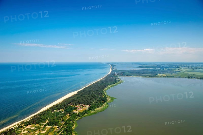 UnieÅ'cie, nest, beach, lagoon-like Jamno, Lake Jamunder, lagoon, Baltic Sea coast, Województwo zachodniopomorskie, Poland, Uniescie, Województwo zachodniopomorskie, PL, Europe, aerial photo, birds-eyes view, aerial photography, overview, bird's-eye view, northern Poland
