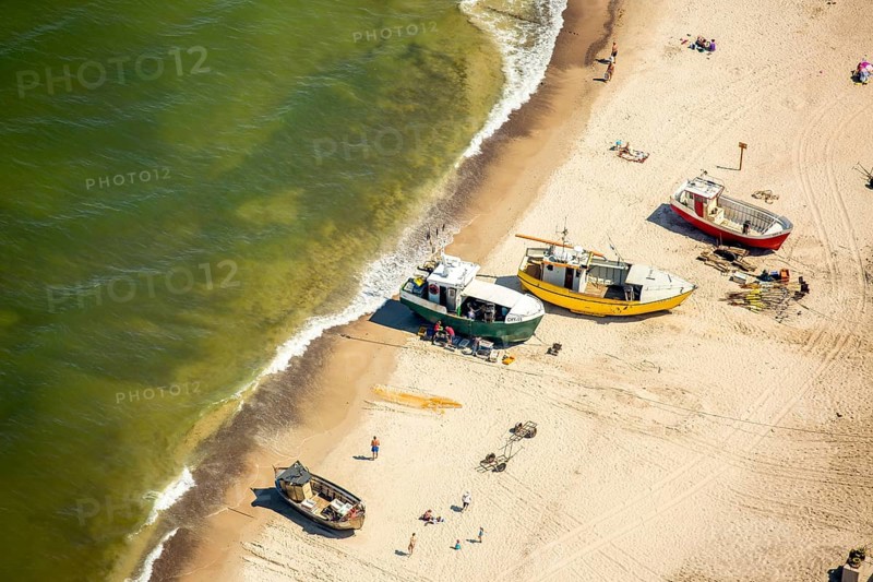 Sarbinowo, fishing, fishing boats lying on the beach, ships, Baltic Sea coast, Województwo zachodniopomorskie, Poland, Chlopy, Województwo zachodniopomorskie, PL, Europe, aerial view, birds-eyes view, aerial photography, aerial photography, overview, bird's eye view, northern Poland