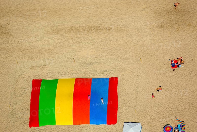 Bathers, Niechorze, Horst seaside resort, beach, Baltic Sea beach, Baltic Sea coast, Wojewóüdztwo zachodniopomorskie, Poland, Województwo zachodniopomorskie, PL, Europe, aerial view, birds-eyes view, aerial photography, aerial photography, overview, bird's eye view, northern Poland, blue water, holidays, recreation