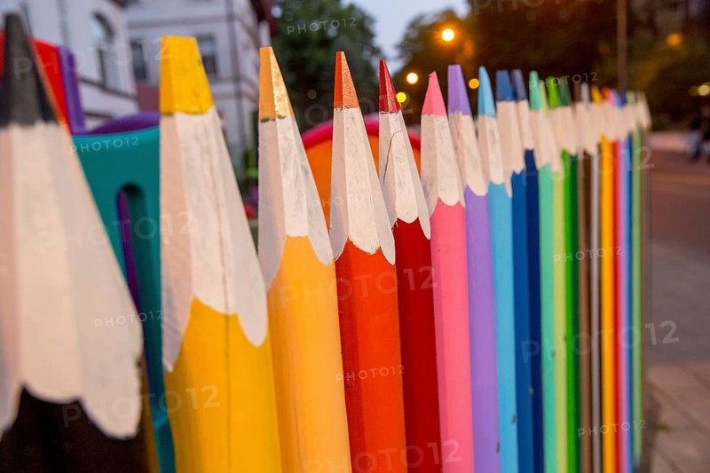 Large pencils as fence, kindergarten, ÅšwinoujÅ'cie, Swinoujscie, Baltic Sea coast, Baltic Sea, Województwo zachodniopomorskie, Poland, Swinoujscie, Województwo zachodniopomorskie, PL, Europe, aerial photo, birds-eyes view, aerial photography, aerial photography, overview, bird's eye view