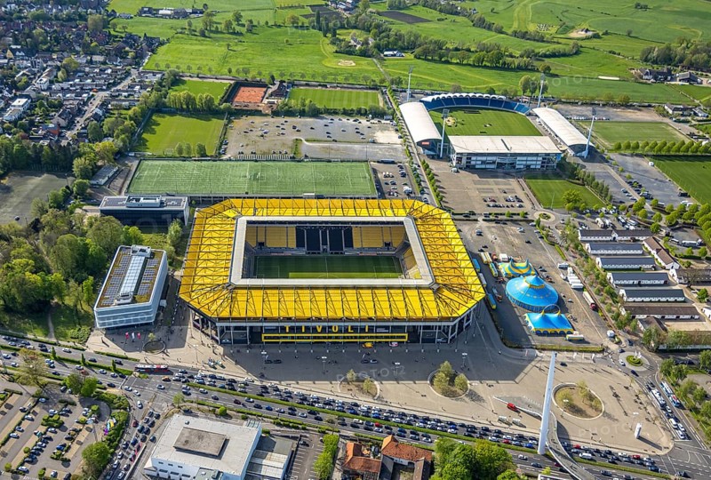 Aerial view, Aachener Tivoli, football stadium in Soers sports park, home ground of Alemannia Aachen football club, Circus-Theatre Roncalli circus tents, Chio Aachen stadium for equestrian sports tournament, Laurensberg, Aachen, Rhineland, North Rhine-Westphalia, Germany, football stadium, Soers sports park, home ground, football club, Alemannia Aachen, Circus Theatre Roncalli, circus tents, Chio Aachen Stadium, equestrian tournament, sport, architecture, leisure, venue, culture, entertainment, circus, football, equestrian sport, competition, open-air, urban, event, infrastructure, building, arena, green spaces, city, landscape