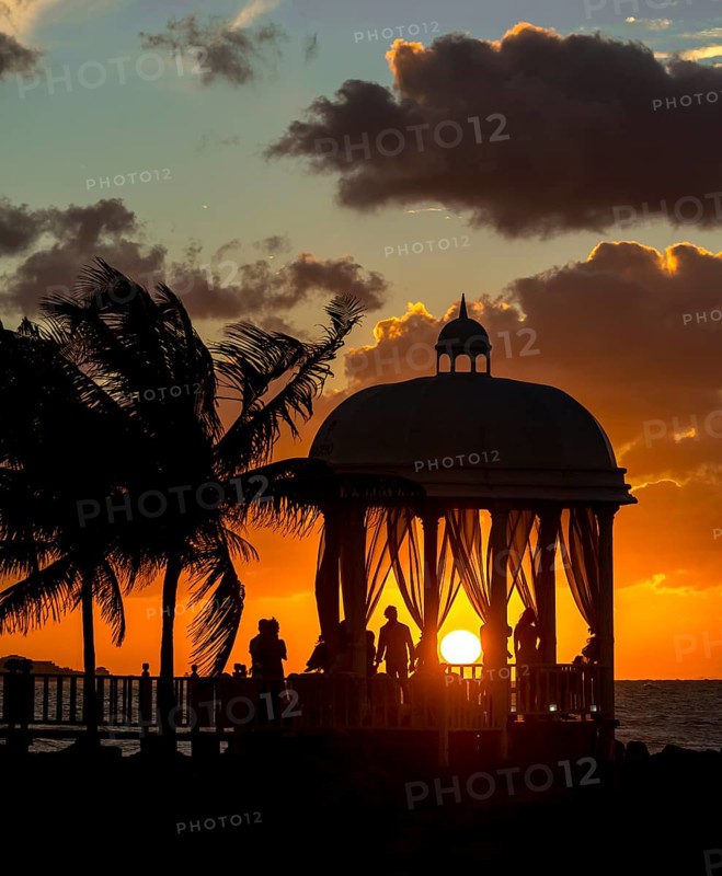 Wedding pavilion on the beach of Varadero with sunset in the hotel complex PARADISUS VARADERO RESORT SPA, Varadero, Cuba, Matanzas, Cuba, Central America