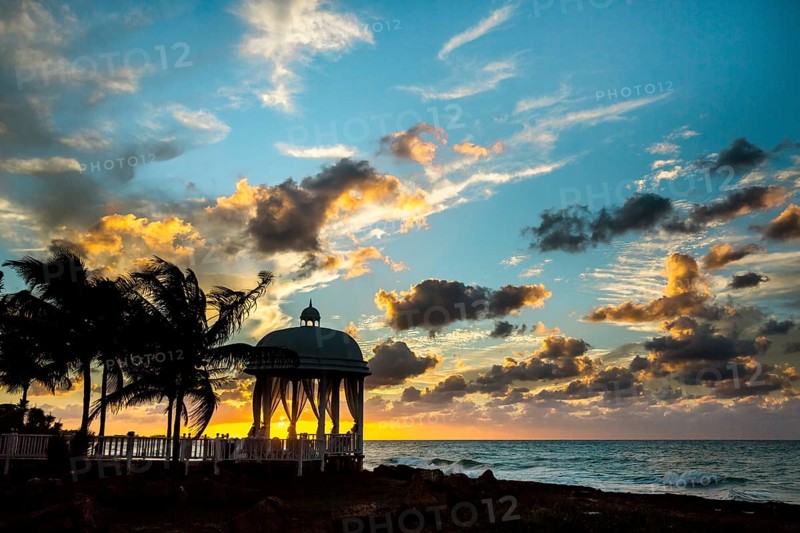 Wedding pavilion on the beach of Varadero with sunset in the hotel complex PARADISUS VARADERO RESORT SPA, Varadero, Cuba, Matanzas, Cuba, Central America