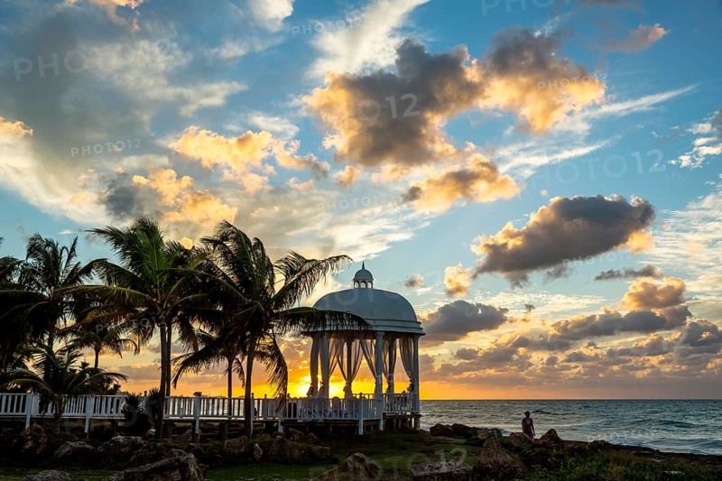 Wedding pavilion on the beach of Varadero with sunset in the hotel complex PARADISUS VARADERO RESORT SPA, Varadero, Cuba, Matanzas, Cuba, Central America