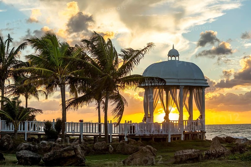 Wedding pavilion on the beach of Varadero with sunset in the hotel complex PARADISUS VARADERO RESORT SPA, Varadero, Cuba, Matanzas, Cuba, Central America