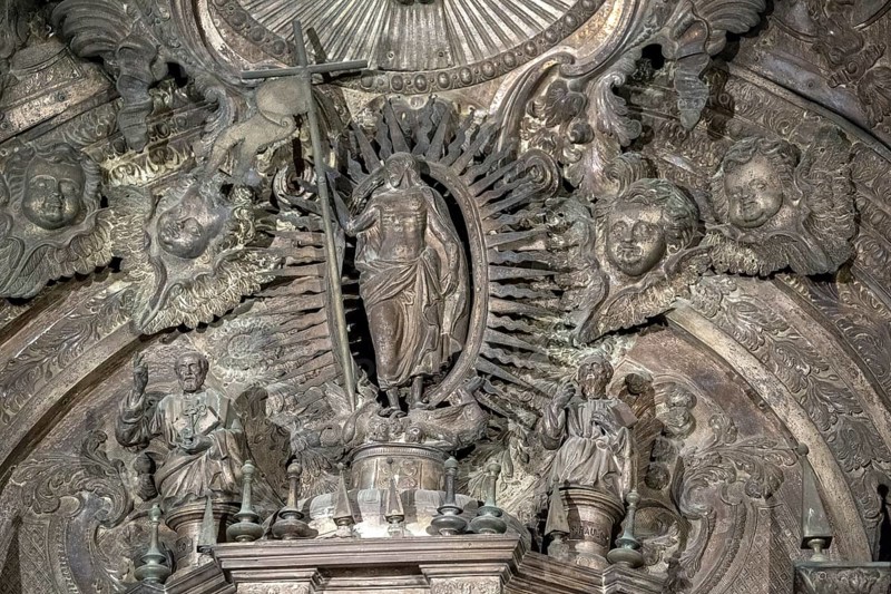 Chiselled silver altarpiece, Da Sé Cathedral, Barredo district, UNESCO World Heritage Site, Oporto, Porto district, Portugal, Europe, aerial view, birds-eyes view, Travel, Travel photography