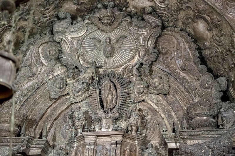 Chiselled silver altarpiece, Da Sé Cathedral, Barredo district, UNESCO World Heritage Site, Oporto, Porto district, Portugal, Europe, aerial view, birds-eyes view, Travel, Travel photography