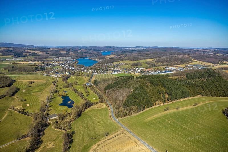 Aerial view, golf course Amecke, 9-hole course, local view and Sorpesee Vorbecken Amecke, Allendorf, Sundern, Sauerland, North Rhine-Westphalia, Germany, DE, Europe, golf, golf course, golf meadow, aerial view, aerial photography, aerial photography, lake, sports, overview, bird's-eye view, overview