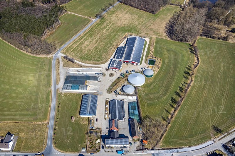 Aerial view, Sorpemilch GbR Landwirtschaftsbetrieb mit solar roof, Amecke, Sundern, Sauerland, North Rhine-Westphalia, Germany, DE, Europe, photovoltaics, commercial enterprises, commercial area, commercial property, commercial site, commercial use, industrial site, aerial photograph, aerial photography, aerial photography, photovoltaic system, solar, solar system, solar roof, solar energy, solar panel, solar power system, overview, bird's eye view, birds-eyes view, overview