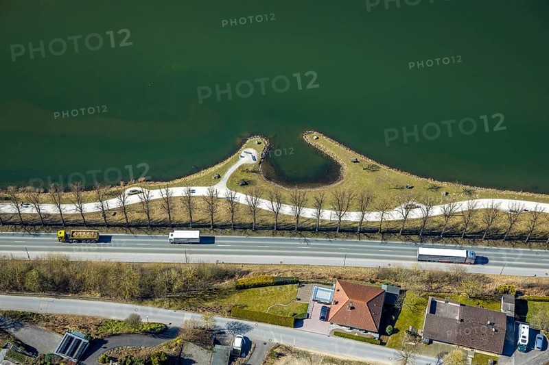 Aerial view, Sorpesee, hiking trail and bay at the Seestraße in Amecke, Sundern, Sauerland, North Rhine-Westphalia, Germany, DE, Europe, aerial view, aerial photography, aerial photography, recreation area, lake, Sorpe dam, overview, bird's eye view, birds-eyes view, overview