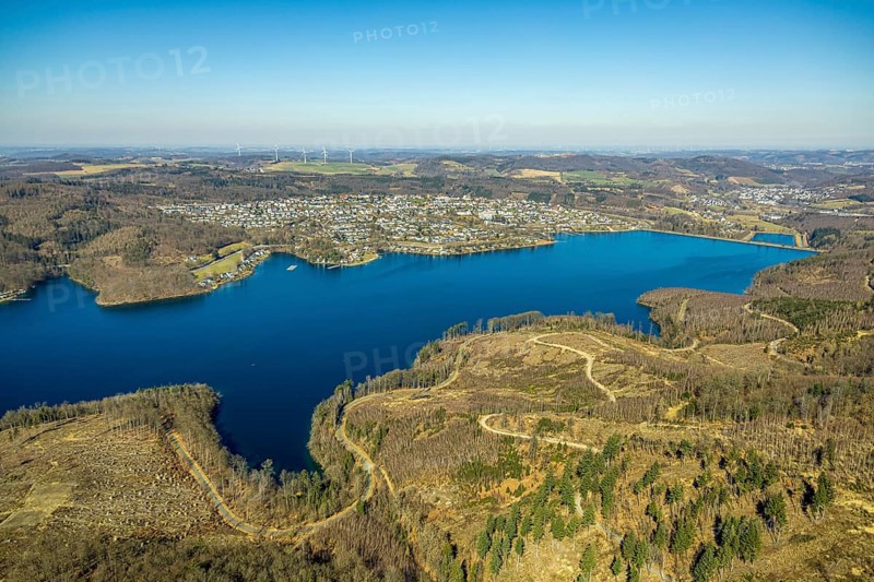 Aerial view, Sorpesee, forest area with forest damage, Langscheid, Sundern, Sauerland, North Rhine-Westphalia, Germany, DE, Europe, aerial view, aerial photography, aerial photography, local recreation area, lake, Sorpe dam, overview, bird's eye view, birds-eyes view, overview