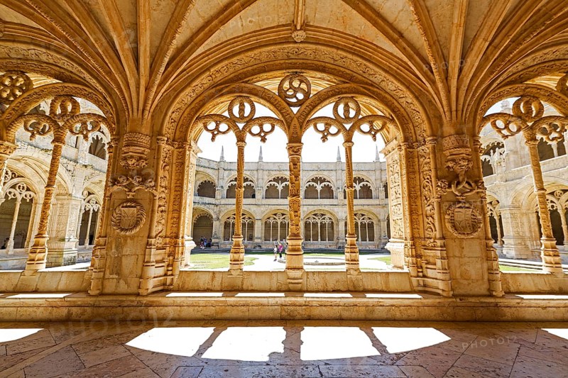 Manueline Cloister of Joao de Castilhos, Mosteiro dos Jerónimos, UNESCO World Heritage Site, Lisbon, District of Lisbon, Portugal