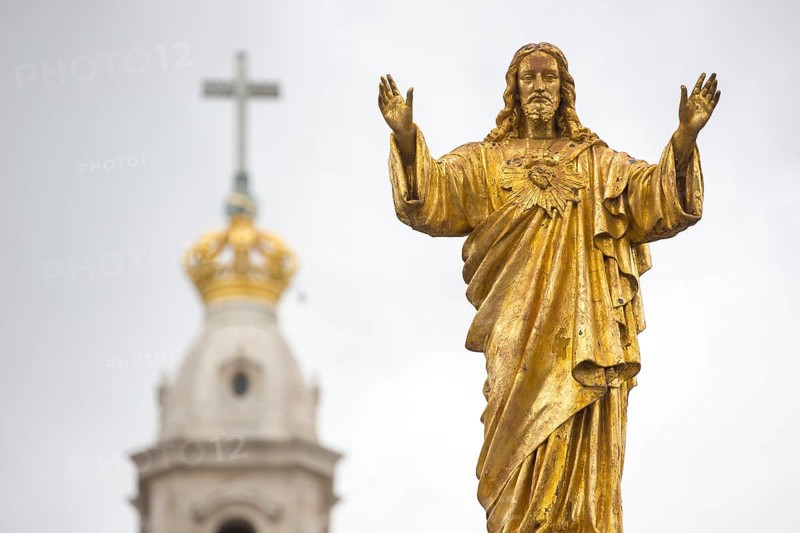 Jesus figure above the forecourt of the Basilica Antiga, Fátima, Santarém district, Portugal, Europe, Fátima, Santarém district, aerial view, birds-eyes view, Travel, Travel photography