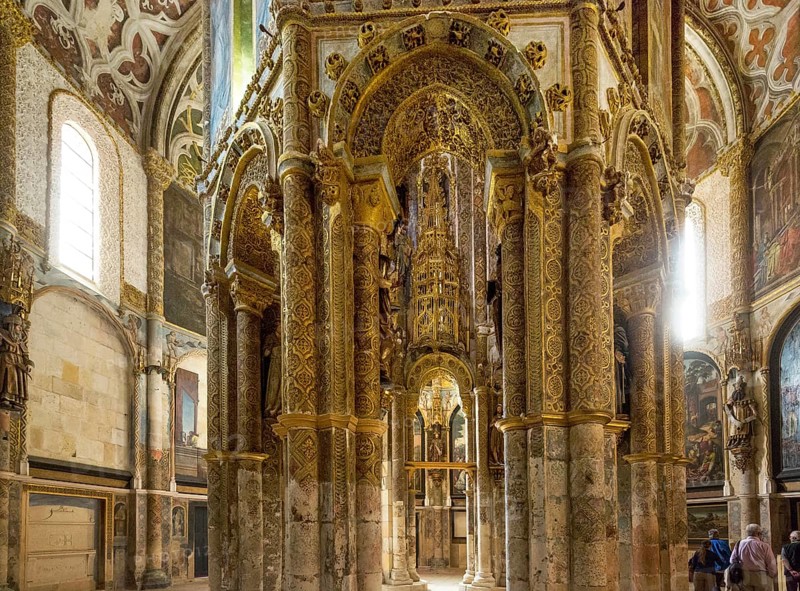 Charola, original Templar church, octagonal rotunda, fortress of Tomar, castle of the Knights Templar, Templar, UNESCO cultural heritage, Tomar, Santarém district, Portugal, Europe, Convento da Ordem de Christo, Santarém district, aerial view, birds-eyes view, Travel, travel photography