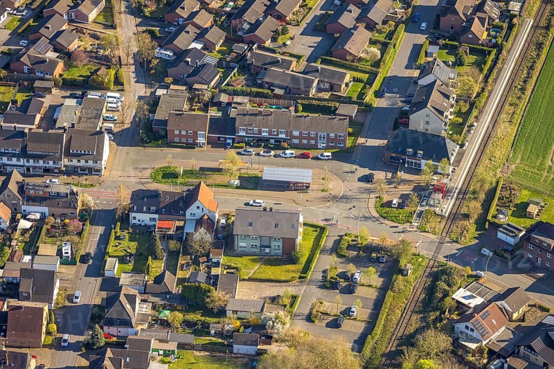 Aerial view, Selm-Beifang railway station, B&R Selm bus stop, Beifang, Selm, Münsterland, North Rhine-Westphalia, Germany, railway area, railway station, platform, DE, Deutsche Bahn AG, Europe, track system, tracks, aerial view, aerial photography, aerial photography, overview, bird's-eye view, overview
