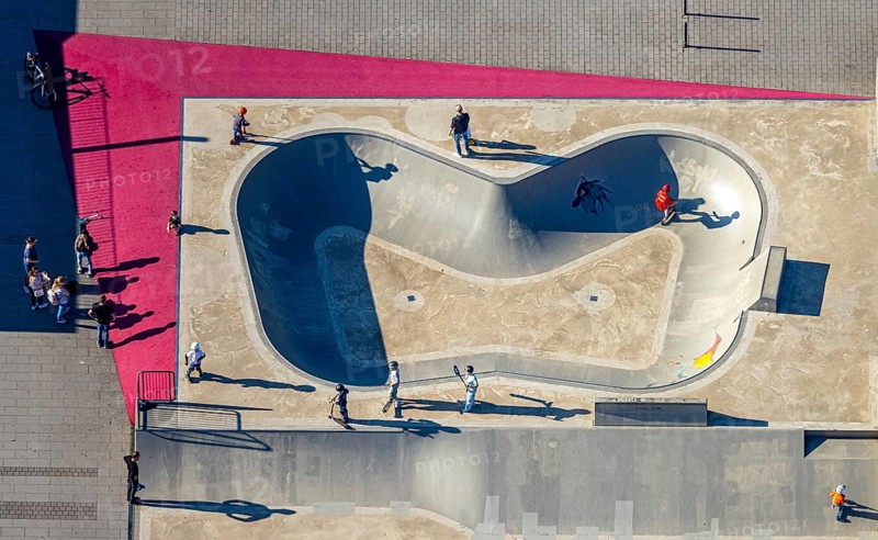 Aerial view, Campusplatz Nord with ground painting and skate park, Selm, Münsterland, North Rhine-Westphalia, Germany, DE, Europe, aerial view, aerial photography, aerial photography, overview, bird's eye view, birds-eyes view, overview