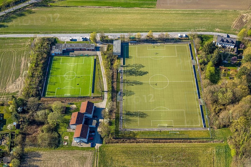 Aerial view, football stadium sports field Am Kohuesholz of Grün-Schwarz Cappenberg, Cappenberg, Selm, Münsterland, North Rhine-Westphalia, Germany, DE, Europe, football field, football stadium, aerial view, aerial photography, aerial photography, sports, sports facilities, sports field, sports venue, stadium, overview, bird's-eye view, overview