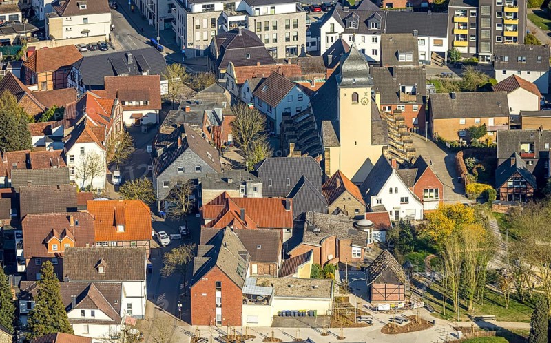 Aerial view, St. Stephanus Catholic Church in the town centre, residential area and view of Bork, Selm, Münsterland, North Rhine-Westphalia, Germany, place of worship, DE, Europe, religious community, place of worship, property tax, holy place, real estate, church, parish, denomination, aerial photograph, aerial photography, aerial photography, religion, religious site, overview, bird's-eye view, residential complex, living and life, residential area, quality of life, residential quarter, housing estate, residential area, bird's-eye view, overview