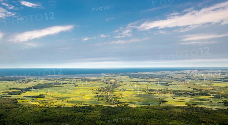 Wind farm, wind power plants, fields, forests, Szczeglino, Steglin, Baltic Sea coast, Województwo zachodniopomorskie, Poland, Województwo zachodniopomorskie, PL, Europe, aerial view, birds-eyes view, aerial photography, aerial photography, overview, bird's eye view, northern Poland