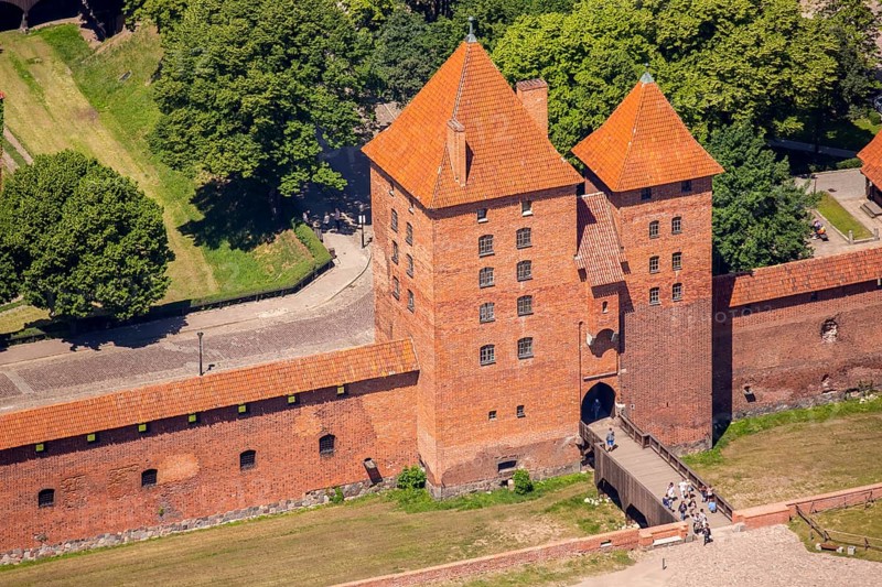 Malbork, Castle, Brick Gothic, River Nogat, City of Marienburg, Seat of the Grand Masters of the Teutonic Order, Teutonic Order State, pomorskie, Poland, Baltic Sea coast, PL, Europe, aerial view, bird's-eye view, aerial photography, overview, bird's-eye view, northern Poland