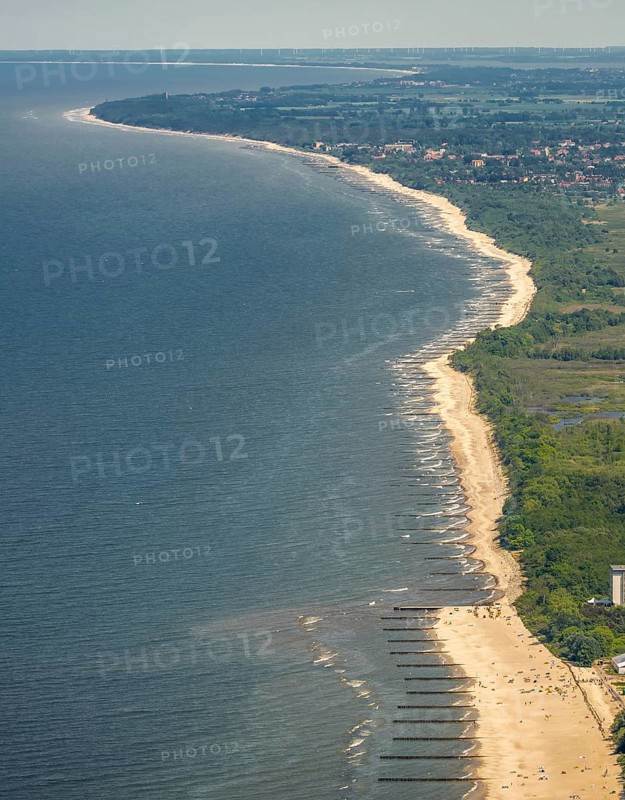 Sandy beach beach, beach chairs, KoÅ'obrzeg, Baltic Sea coast, holiday region, Województwo zachodniopomorskie, Poland, Kolobrzeg, Województwo zachodniopomorskie, PL, Europe, aerial view, birds-eyes view, aerial photography, overview, bird's eye view, northern Poland