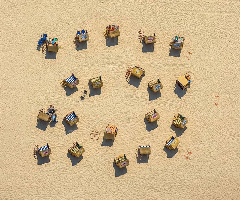 Sandy beach beach, beach chairs, KoÅ'obrzeg, Baltic Sea coast, holiday region, Województwo zachodniopomorskie, Poland, Kolobrzeg, Województwo zachodniopomorskie, PL, Europe, aerial view, birds-eyes view, aerial photography, overview, bird's eye view, northern Poland