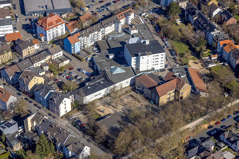 Aerial view, Erlenschule and VHS Volkshochschule building, Jobcenter EN Regionalstelle Witten/Wetter/Herdecke, Annen, Witten, Ruhr area, North Rhine-Westphalia, Germany, education, educational institution, DE, Europe, primary school, teaching institute, aerial view, aerial photography, aerial photography, location, school, overview, bird's-eye view, adult education centre, further education, birds-eyes view, overview