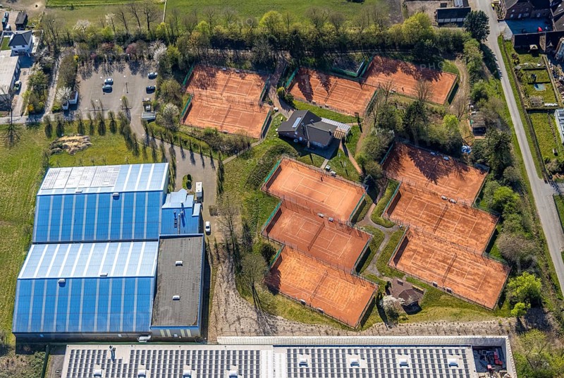 Aerial view, tennis courts TC Blau-Weiss-Werne and Sport Alm Tennishalle Werne, Werne, Ruhr area, North Rhine-Westphalia, Germany, DE, Europe, aerial view, aerial photography, aerial photography, Münsterland, sport, tennis, tennis facility, tennis halls, tennis courts, tennis club, overview, bird's-eye view, bird's-eye view, overview
