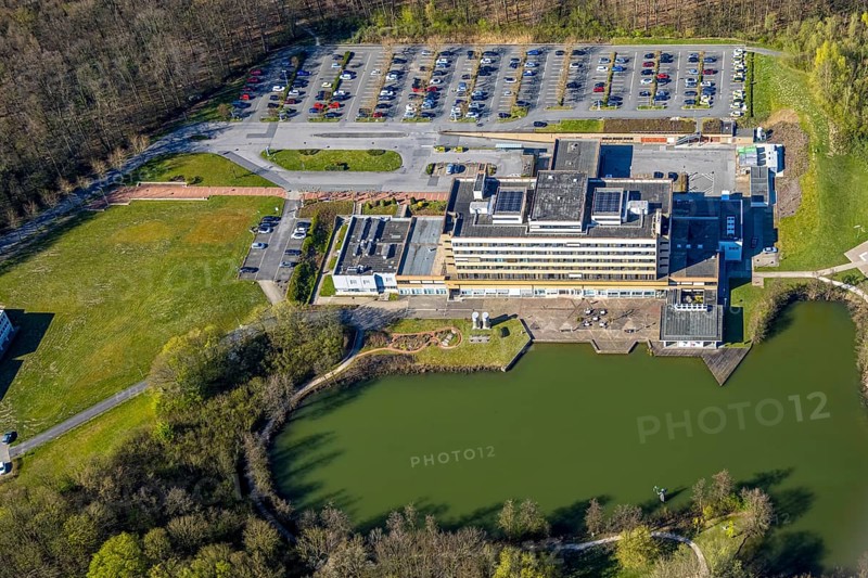 Aerial view, Hospital St. Christophorus Werne with car park, Am See, Werne, Ruhr area, North Rhine-Westphalia, Germany, DE, Europe, healthcare, hospital, clinic, clinic centre, hospital, aerial photograph, aerial photography, aerial photography, medical facility, medical aid, Münsterland, overview, bird's-eye view, overview, medical care