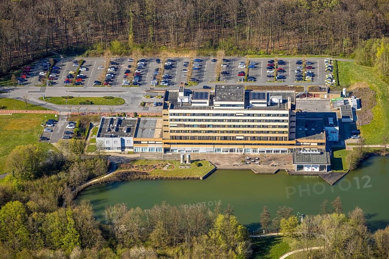 Aerial view, Hospital St. Christophorus Werne with car park, Am See, Werne, Ruhr area, North Rhine-Westphalia, Germany, DE, Europe, healthcare, hospital, clinic, clinic centre, hospital, aerial photograph, aerial photography, aerial photography, medical facility, medical aid, Münsterland, overview, bird's-eye view, overview, medical care