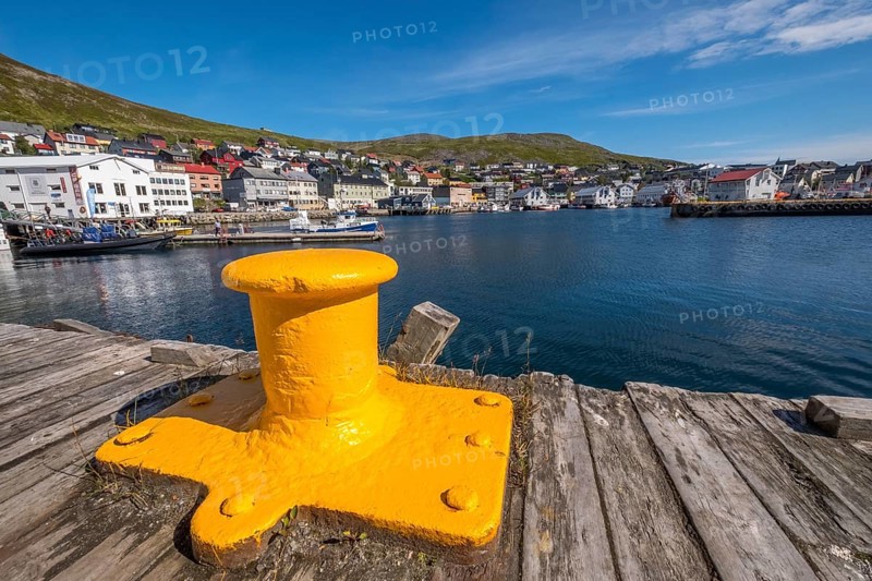 Ship landing stage with bollard, view of Honningsvåg, Finnmark, Norway, Scandinavia, Europe, adventure travel, tourism, Honningsvåg, Hurtigruten, Hurtigruten voyage, cruise, NOR, travel, destination, ship landing stage, sea voyage, sightseeing, skyline, tourism, Norwegian, Scandinavian, touristic