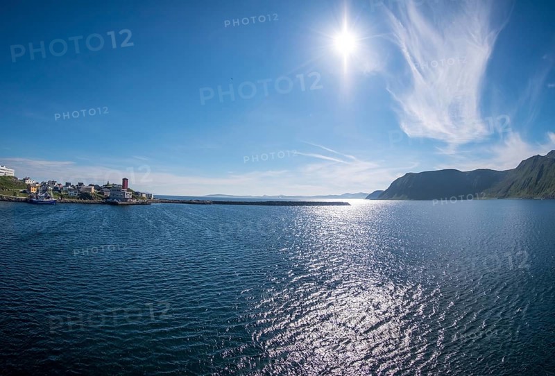 Harbour entrance and lighthouse, Honningsvåg, Finnmark, Norway, Scandinavia, Europe, adventure travel, tourism, backlight, harbour, Honningsvåg, Hurtigruten, Hurtigruten voyage, cruise, sea, NOR, travel, destination, sea voyage, sightseeing, tourism, blue sky, Norwegian, Scandinavian, touristic
