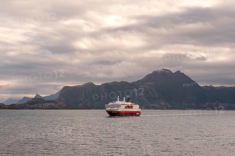 Ship MS Kong Harald, Bolga, Nordland, Norway, Scandinavia, Europe, adventure trip, mountains, mountainside, mountain ridge, rocky coast, rock faces, tourism, mountains, mountain range, mountain landscape, mountain range, Hurtigruten, Hurtigruten voyage, cruise, cruise ship, coast, coastal landscape, coastal region, coastal strip, liner traffic, NOR, passenger ship, shipping company Hurtigruten AS, journey, destination, ship, sea voyage, sightseeing, tourism, Norwegian, Scandinavian, touristic
