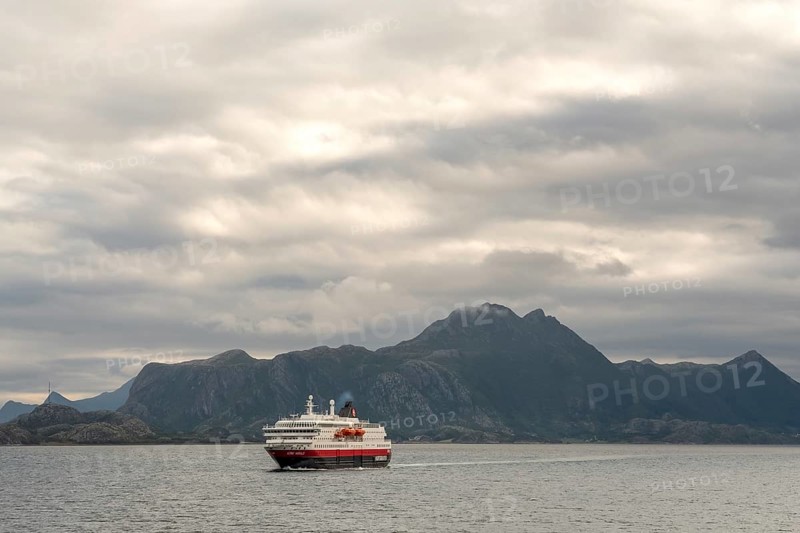 Ship MS Kong Harald, Bolga, Nordland, Norway, Scandinavia, Europe, adventure trip, mountains, rocky coast, tourism, Hurtigruten, Hurtigruten trip, cruise, cruise ship, coast, coastal landscape, coastal region, coastal strip, liner service, NOR, passenger ship, shipping company Hurtigruten AS, trip, destination, ship, sea trip, sightseeing, tourism, Norwegian, Scandinavian, touristic